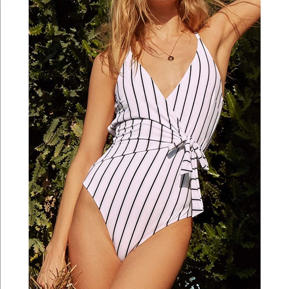 Cupshe Swimsuit never worn with tags